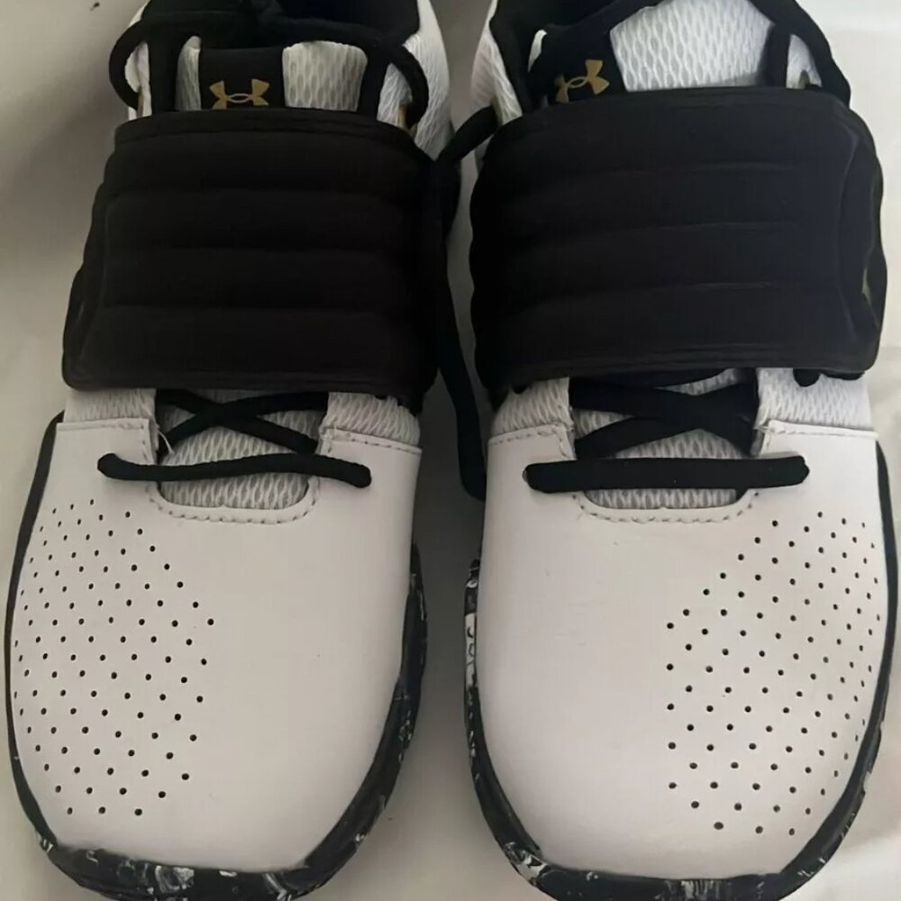 Under Armour Boys Zone White Basketball Shoes BB 3024263-102 Size US 5.5